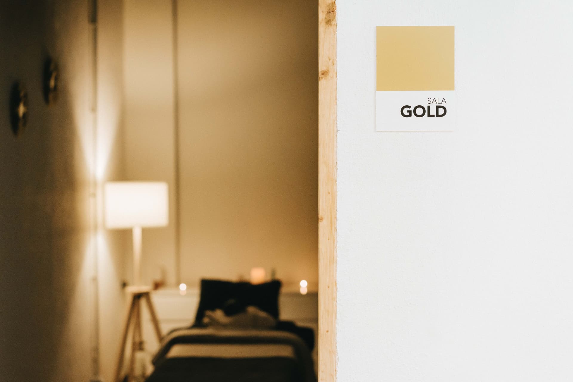 Entrada da Sala Gold do spa da Vibrant Health Academy, em Lisboa
